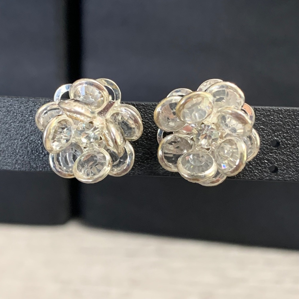 Vintage Silver Tone Clear Crystal Floral Cluster Clip On Earrings 4632